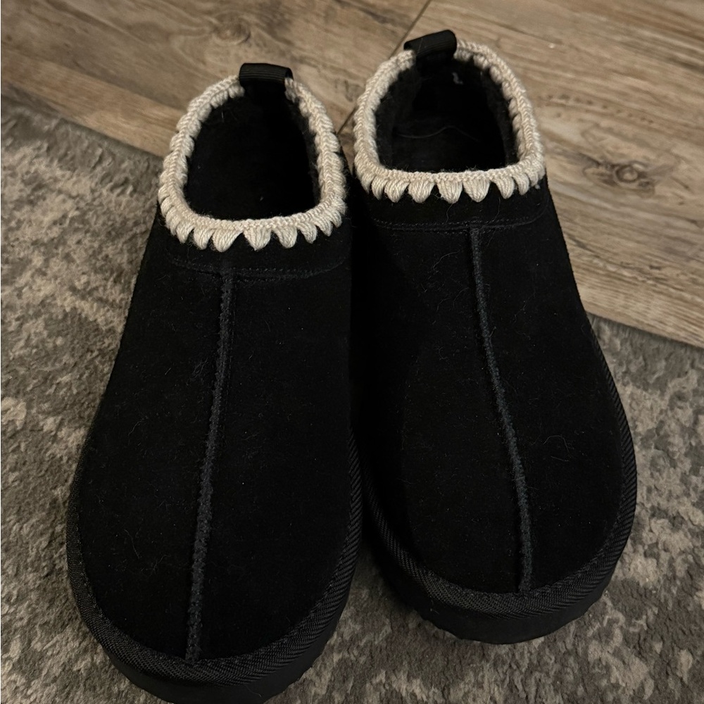 Auden Black and Cream Women's Slippers